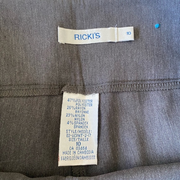 NWT | Ricki’s | women’s grey capris size 10 - Picture 3 of 4